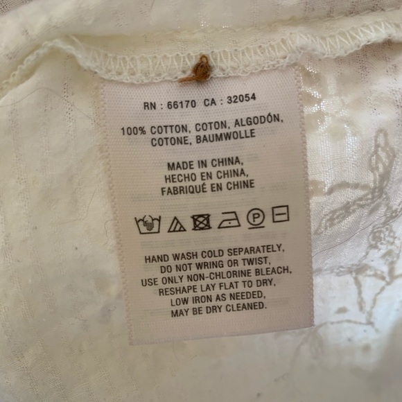 ANTHROPOLOGIE Maeve Ivory Floral Ruffle Button-Up - Picture 7 of 10